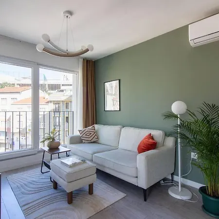 דירה New Modern Furnished 1br Flat W/free Parking & Gym #122 איסטמבול